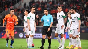 泰山申花点球风波：国际足联介入，足协处理不力引争议